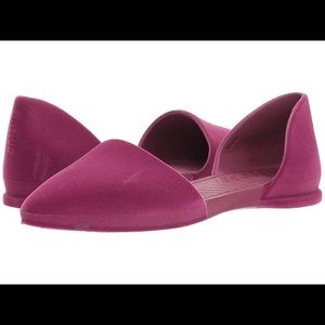 Native Shoes Audrey flats in Fuschia Velvet